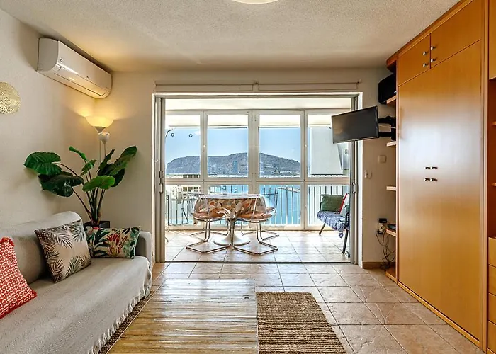Апартаменты Lovely Flat On The - Awesome View